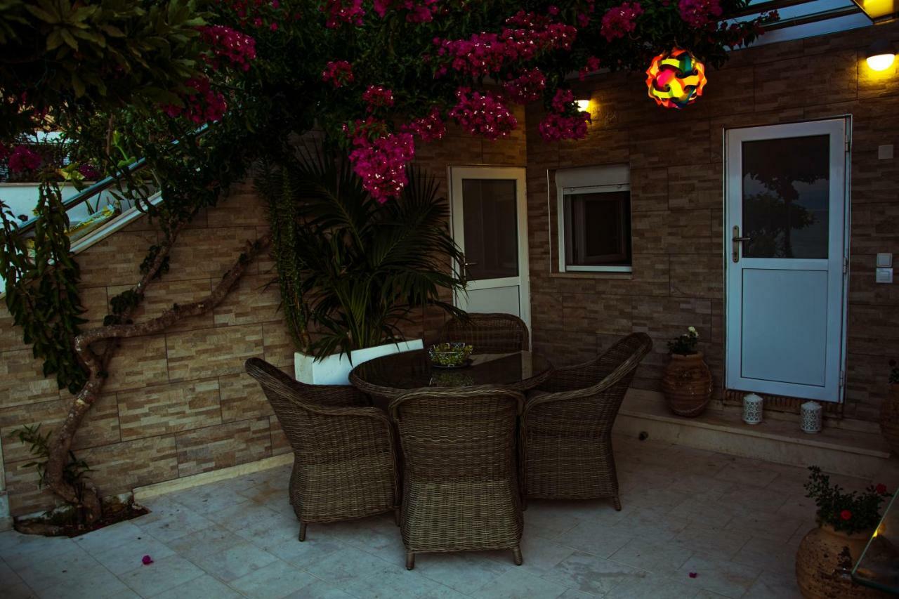 Villa Evita Mesongi Exterior photo